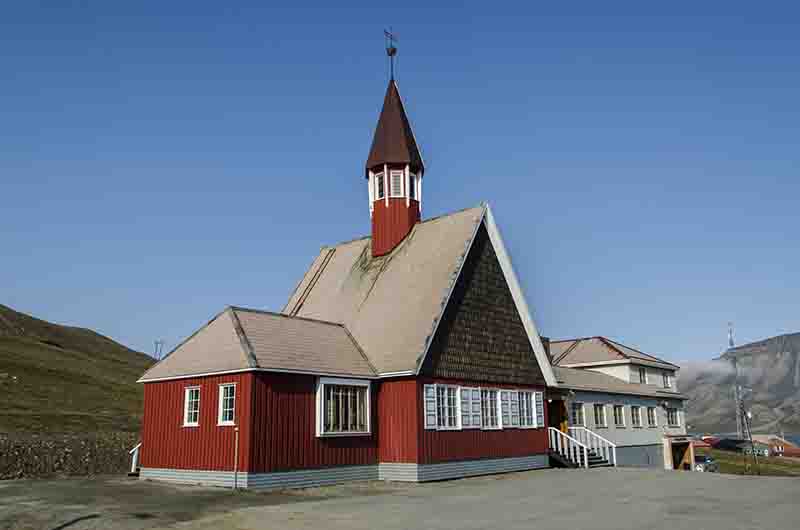 06 - Noruega - islas Svalbard - isla de Spitsbergen - Longyearbyen - iglesia